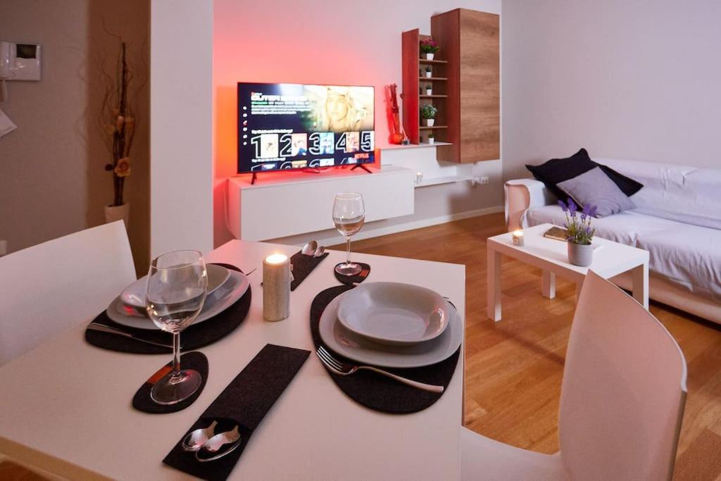 Center Aviano Comfort Suite Free Parking Wifi エクステリア 写真